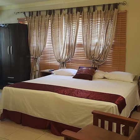Savannah Maison Guest House Port of Spain Extérieur photo